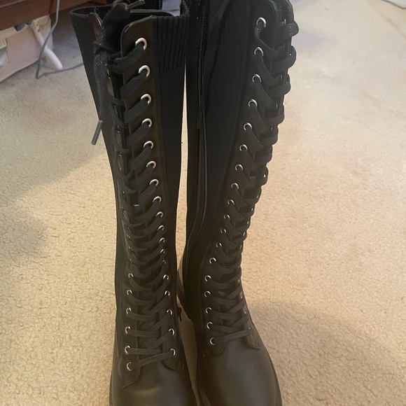 Size 12 Lace up boots, barely worn - Picture 4 of 7